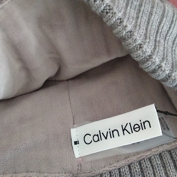 Calvin Klein Beanie - Picture 2 of 4